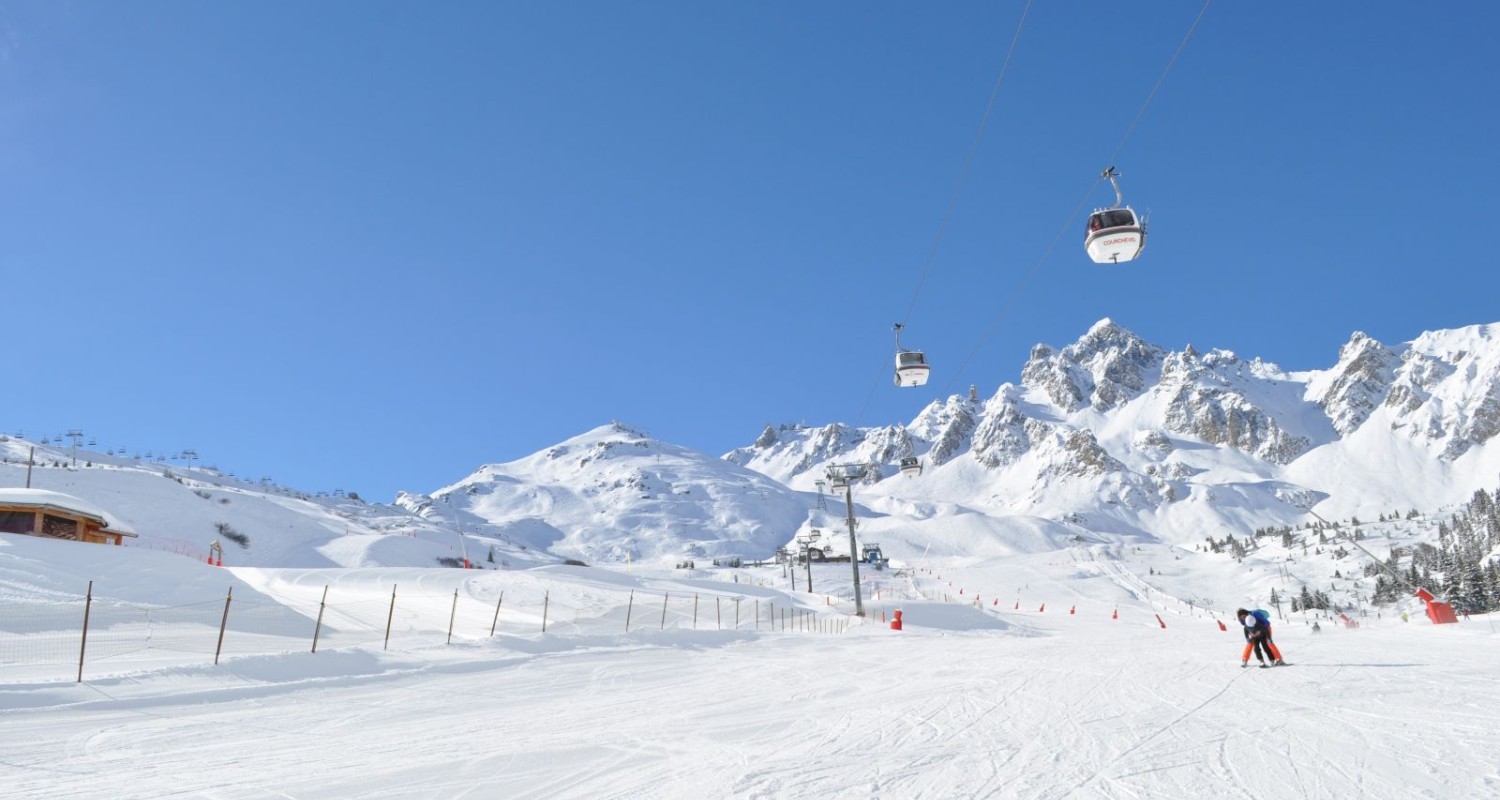 Skipiste met skilift 